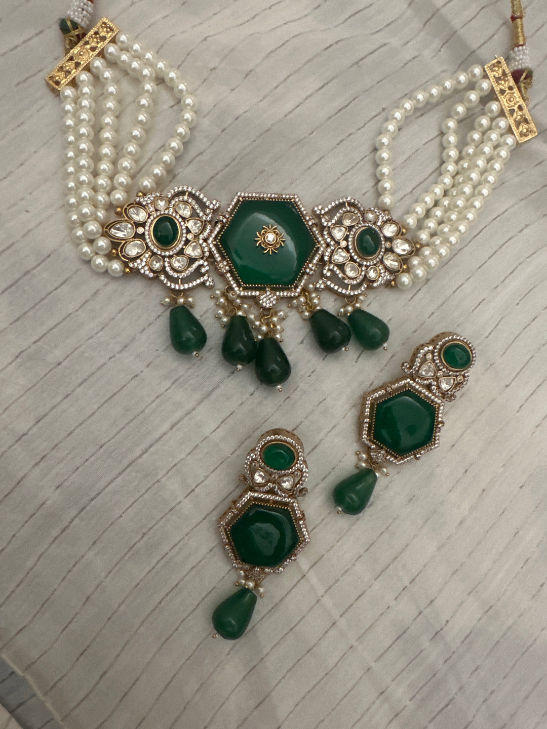 Bhav 5 green necklace set