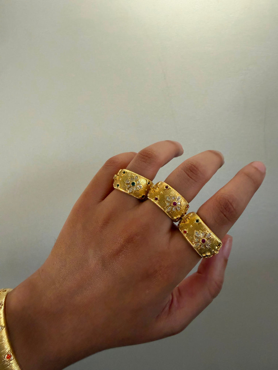 Astra twinkle ring