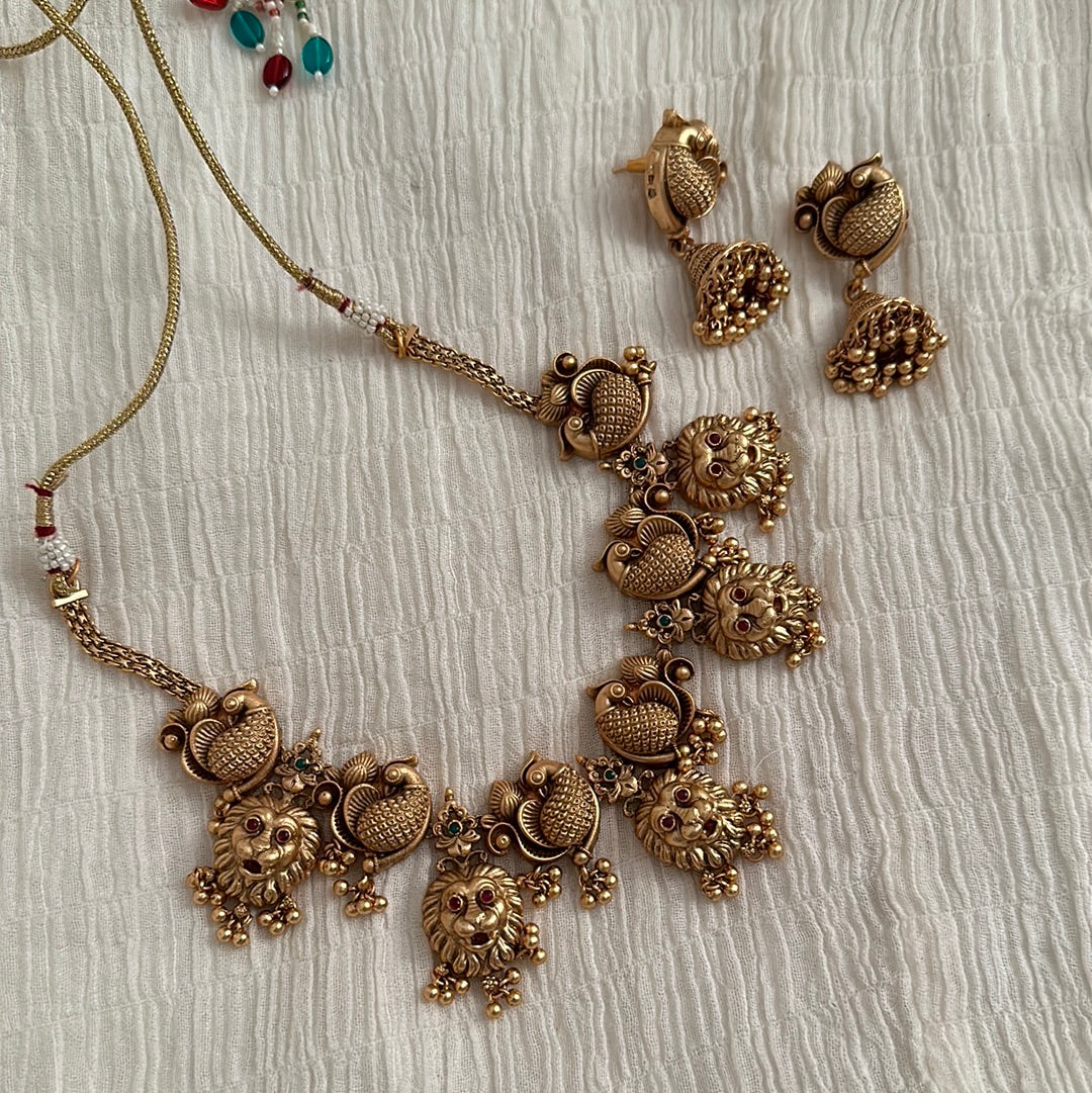 Regal Lion Necklace Set