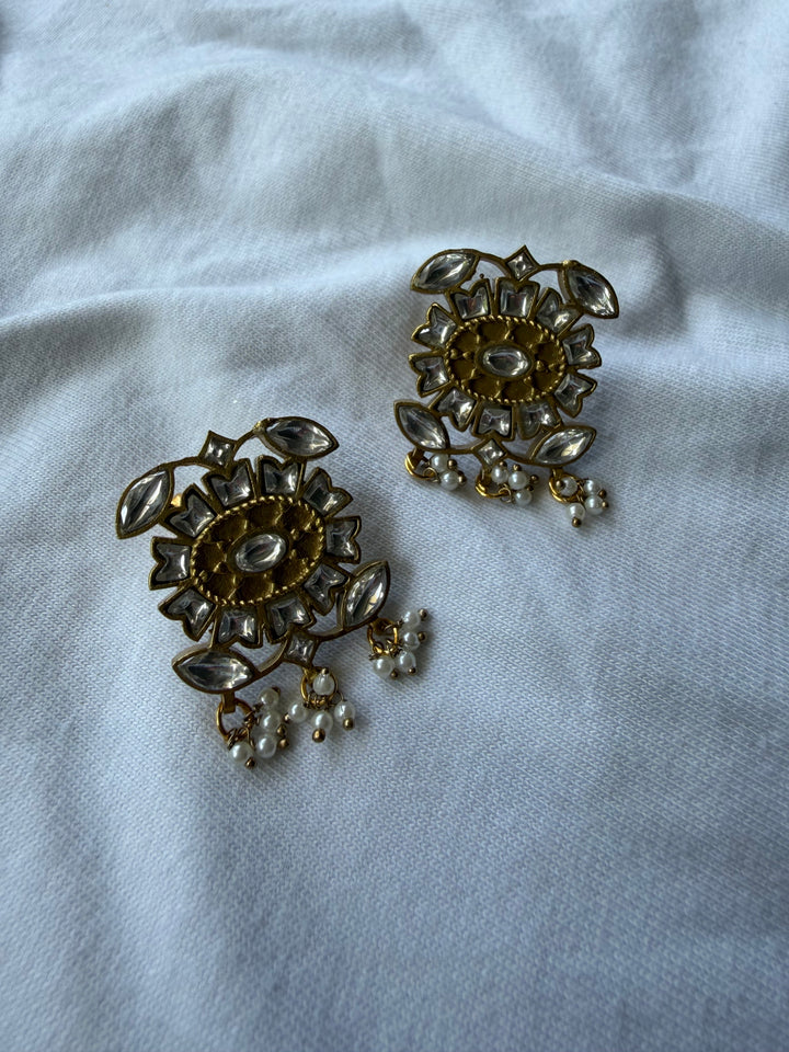 Armania white earrings