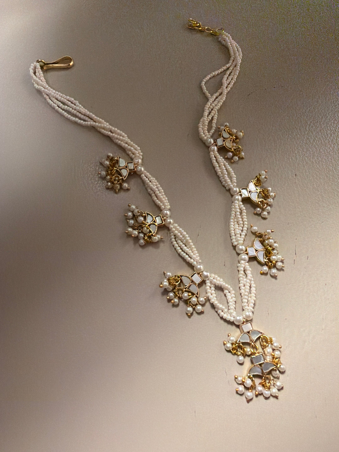 Occasion milky necklace set