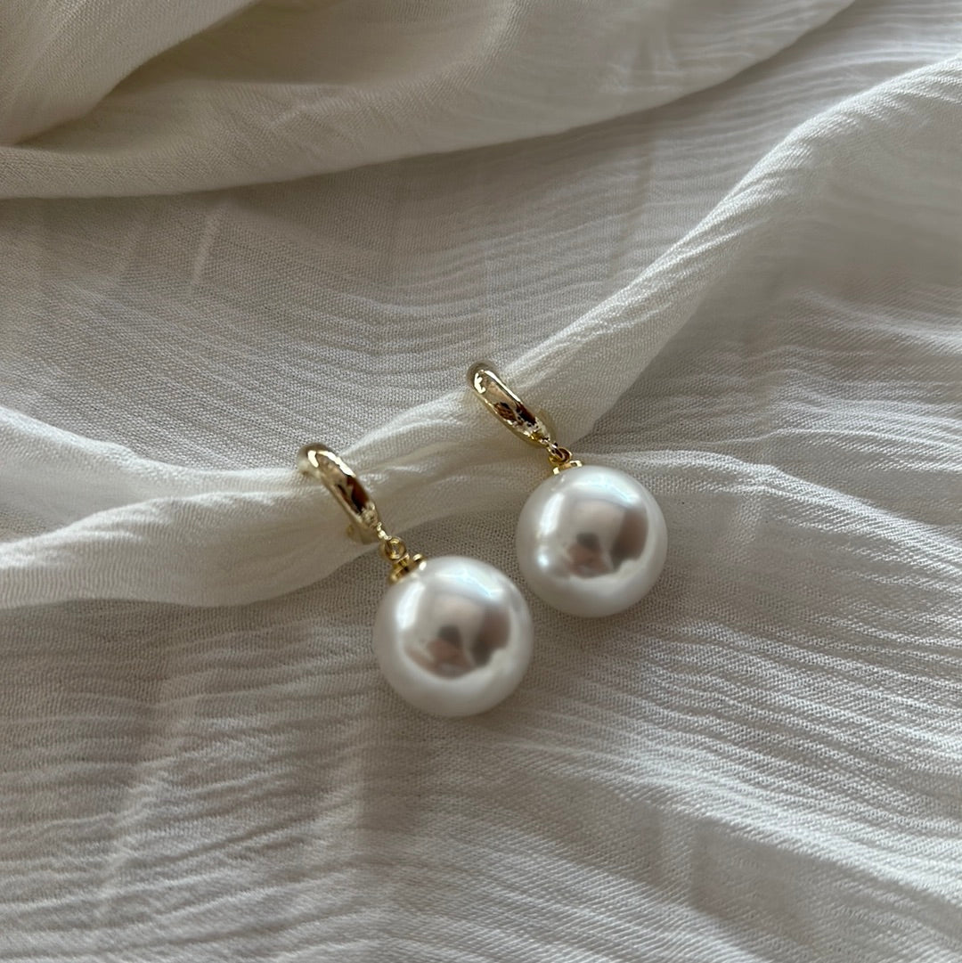 Van Small Pearl Earrings