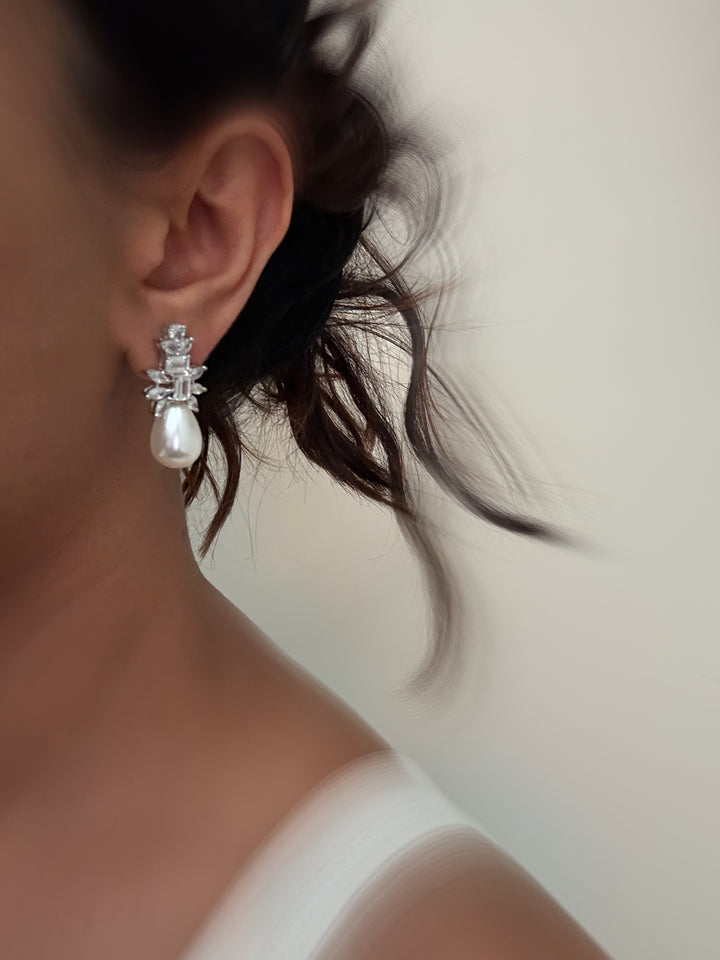 Pearl queen earrings