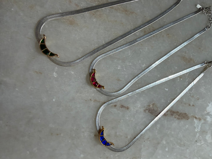 Arc choker necklace