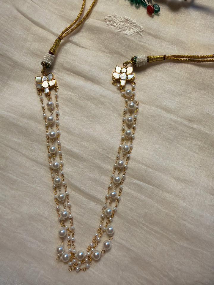 Mystic pearl necklace