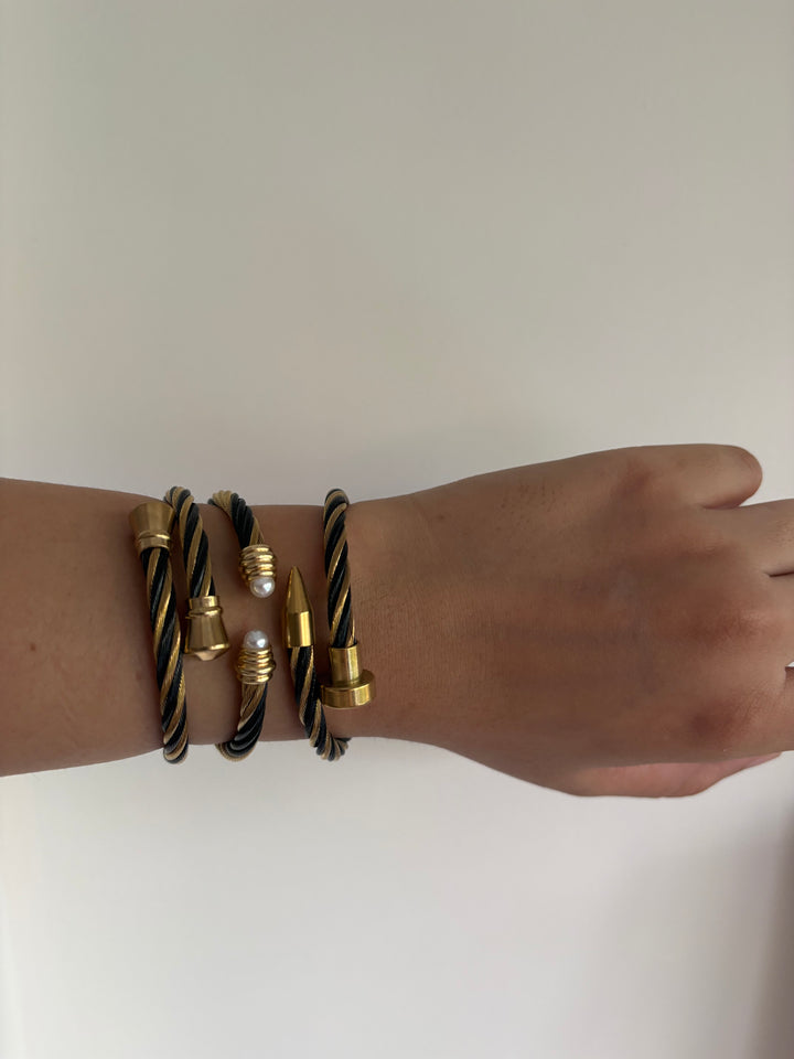 Madison black gold bracelet