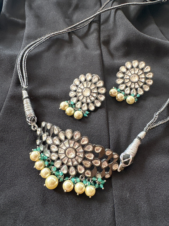 Raha charcoal necklace set