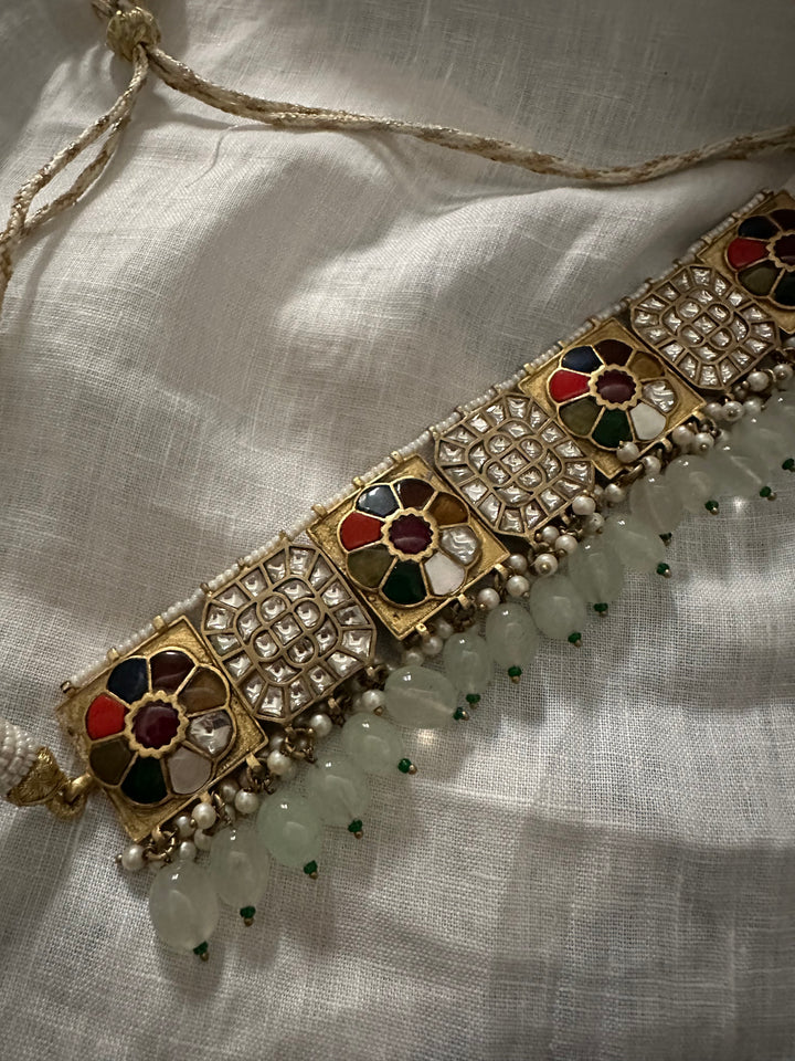 Navrtara choker necklace