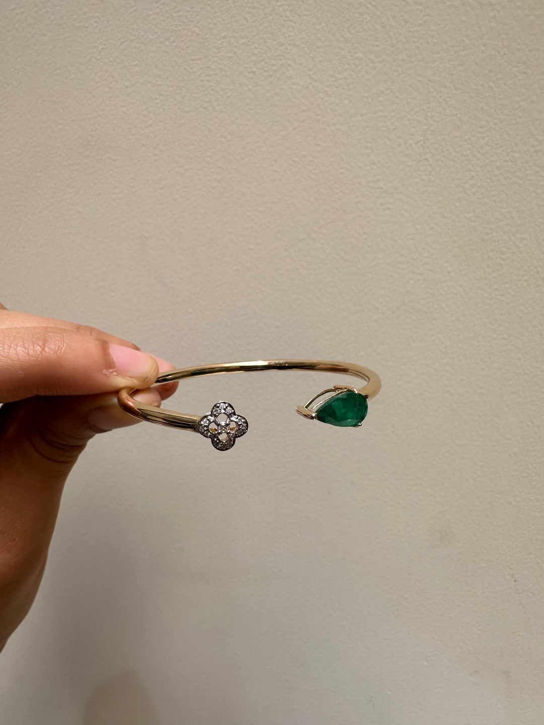 Customised gifting bracelet