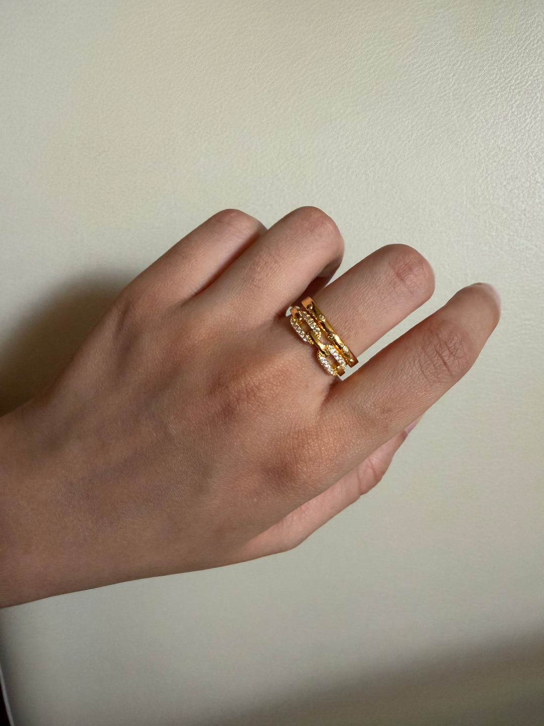Chain pattern ring