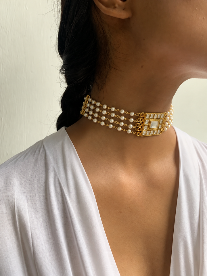 Square pearl choker necklace