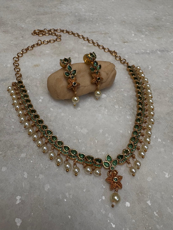 Pink temple delicate necklace set