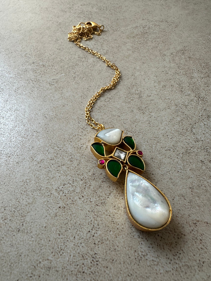 Asha mop necklace