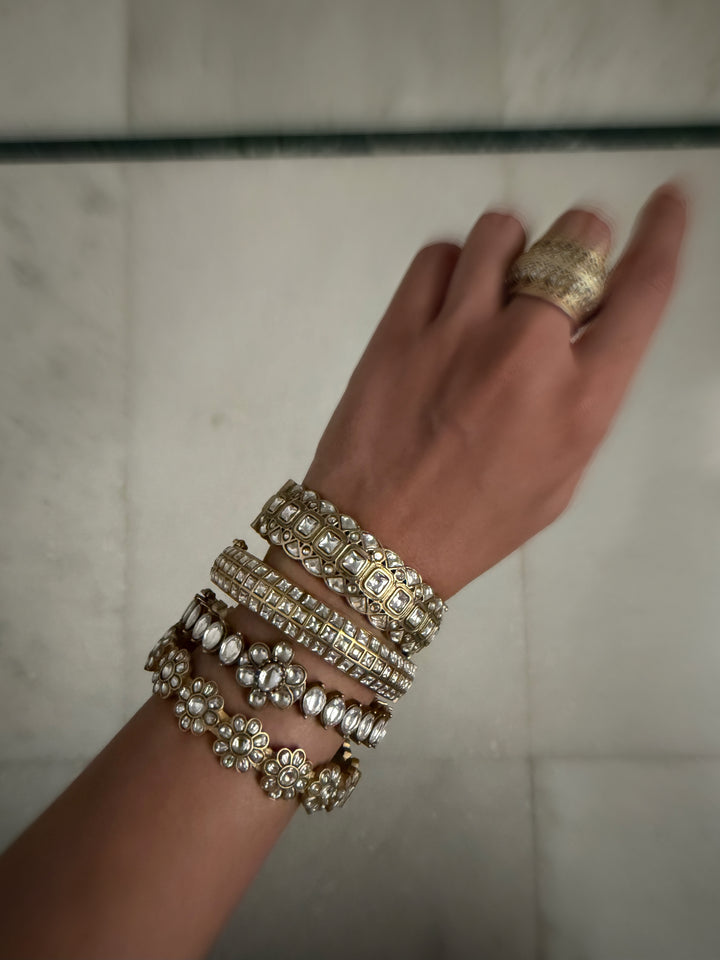 Gulnaar bracelet bangle