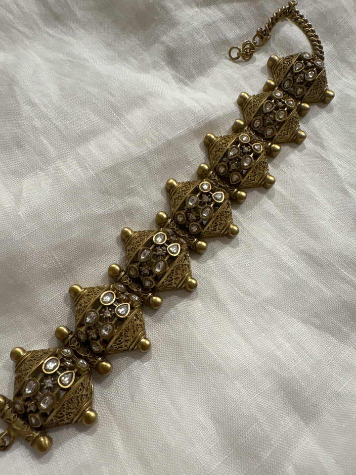 tomb antique necklace set