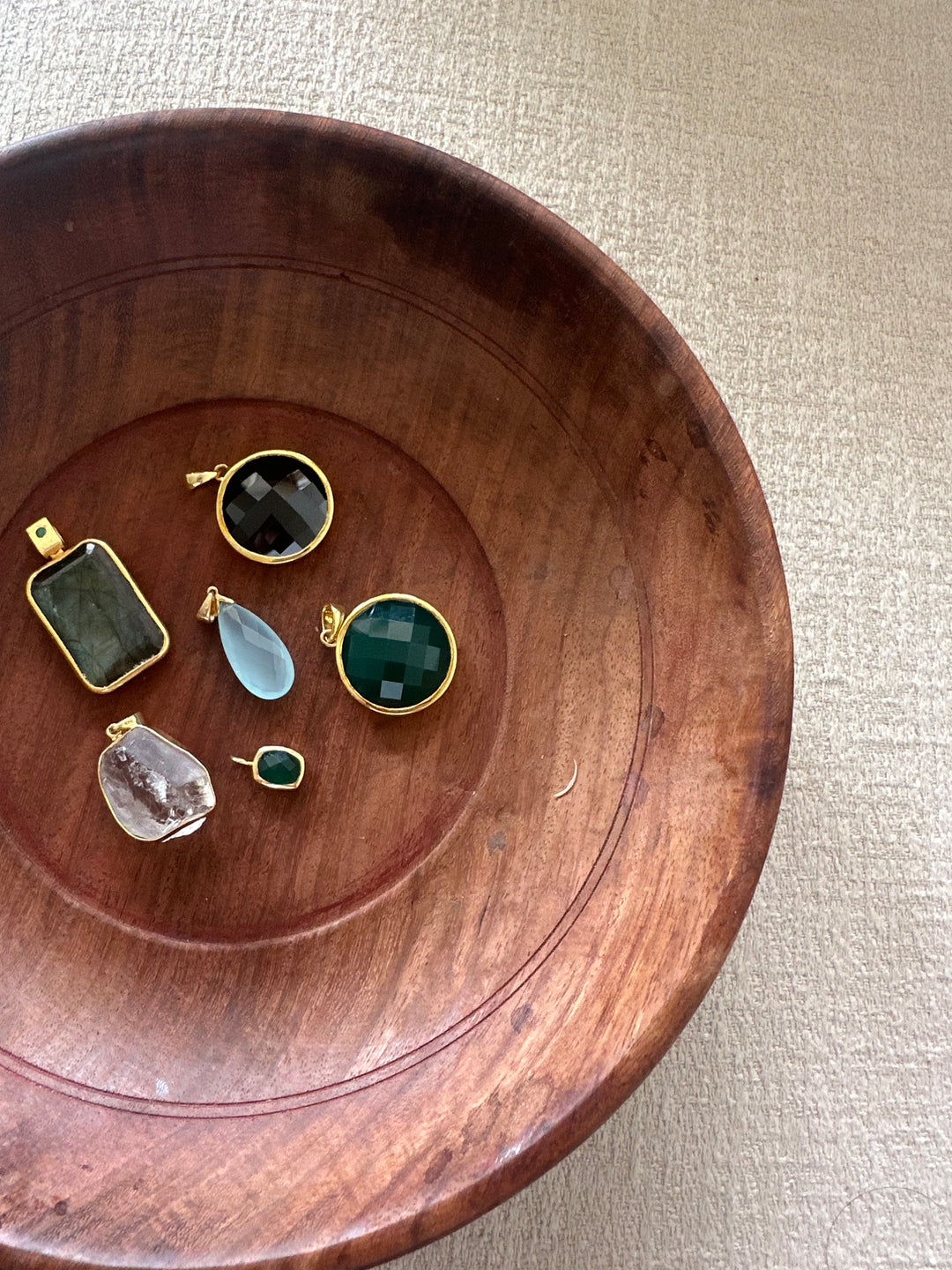 Natural stone pendant necklace