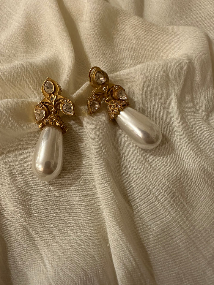 Nile Pearl Earrings