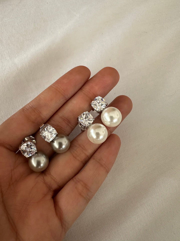 Insia pearl earrings