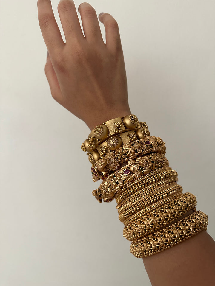 Shanta Bracelet Bangle