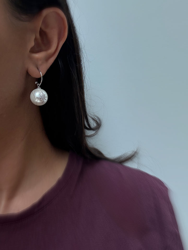 Twinkle pearl earring