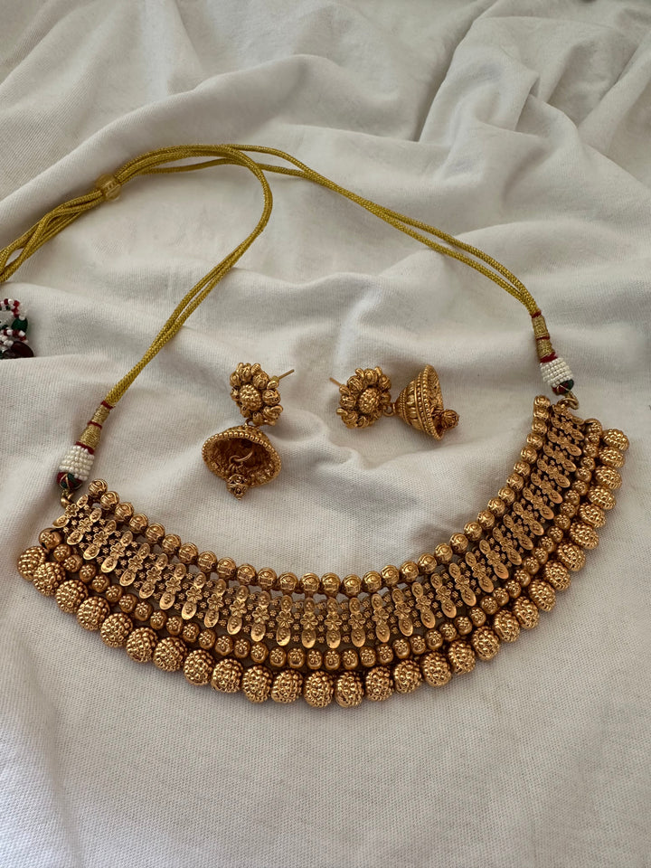 Koka linear necklace set