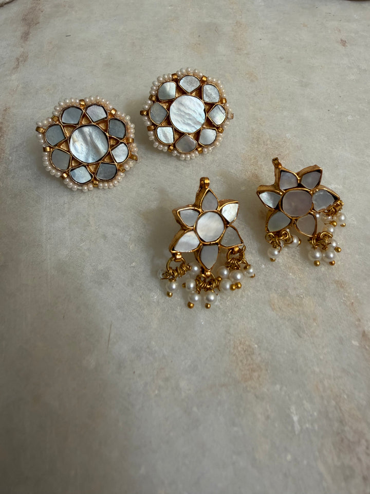 Mop kali flower earrings