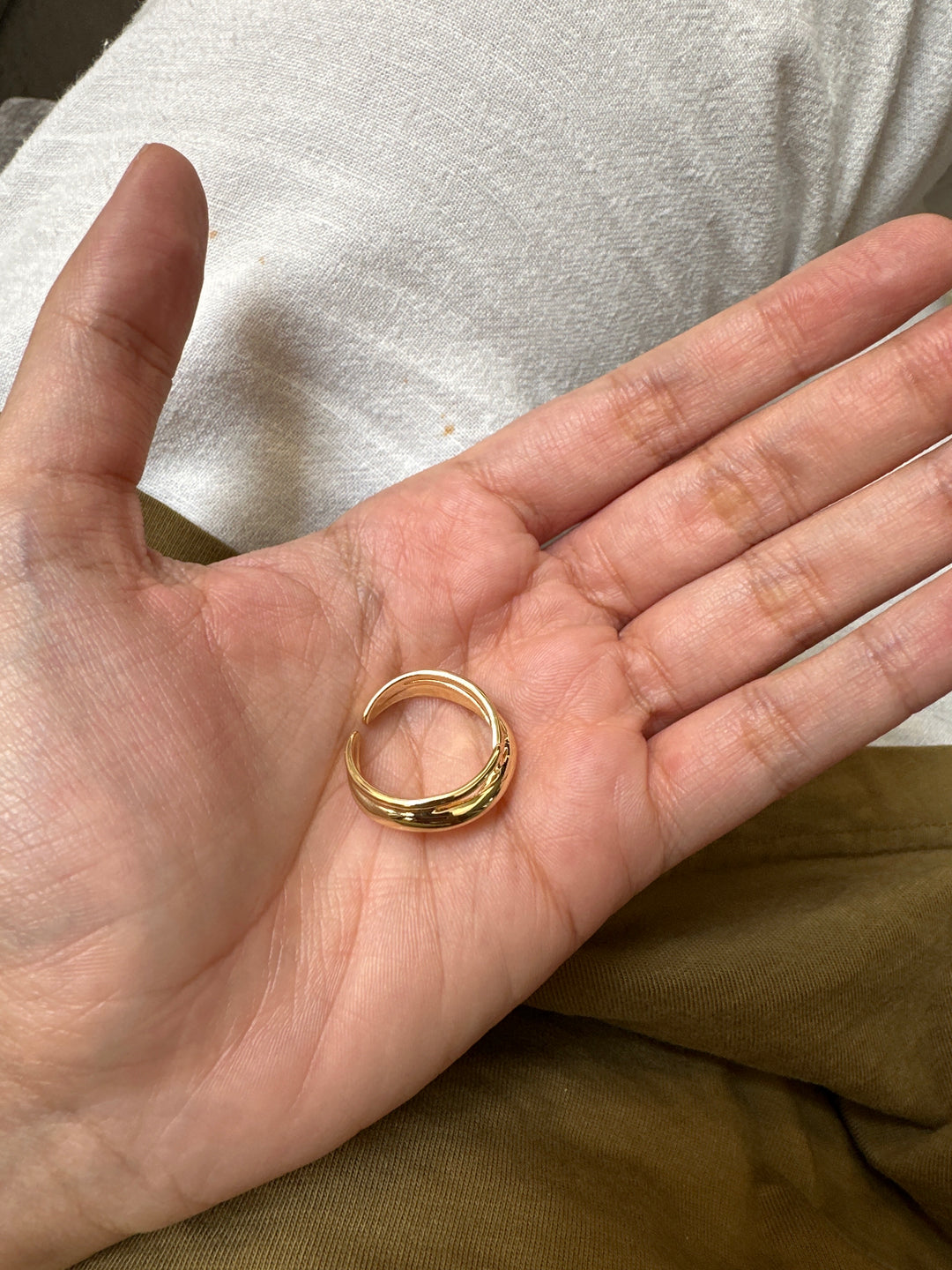 Criss cross ira ring