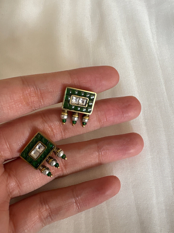 Sleek choker necklace set