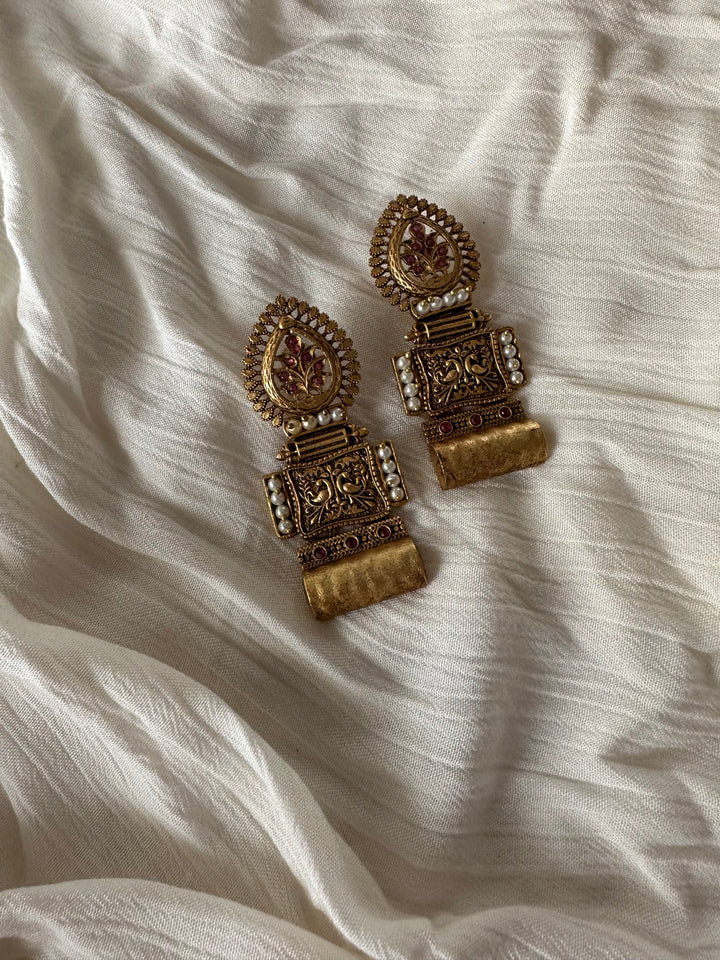 Patti Pearl Earrings