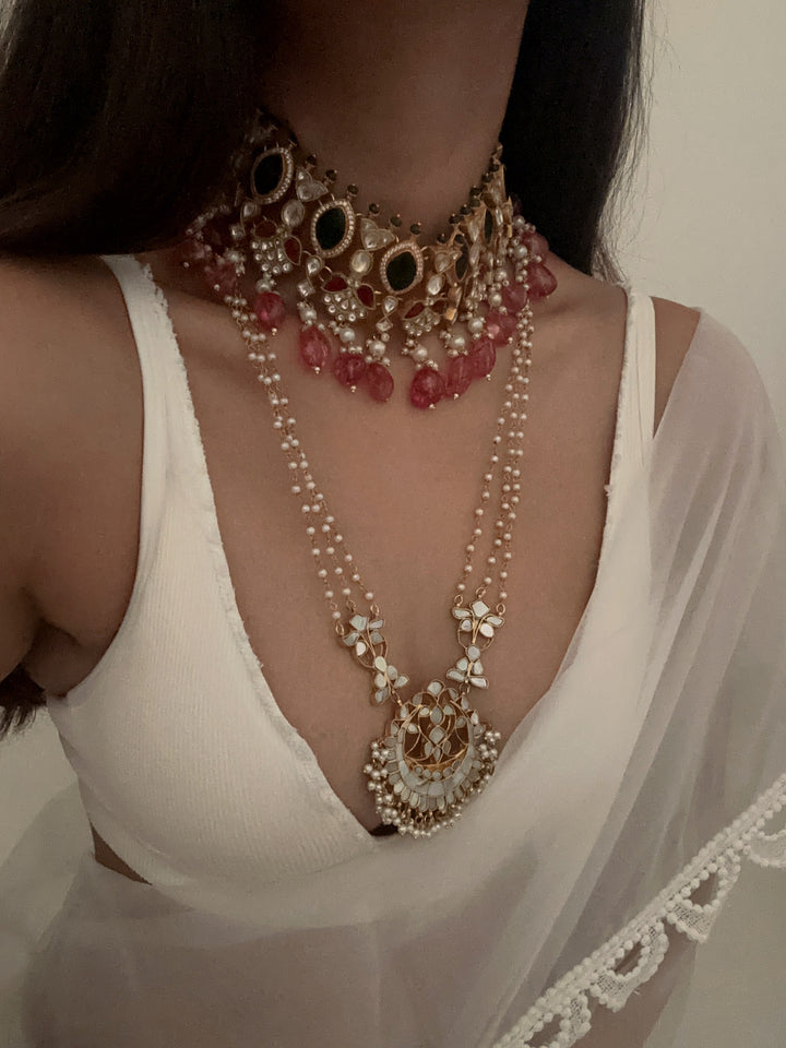 Raya 10 necklace set