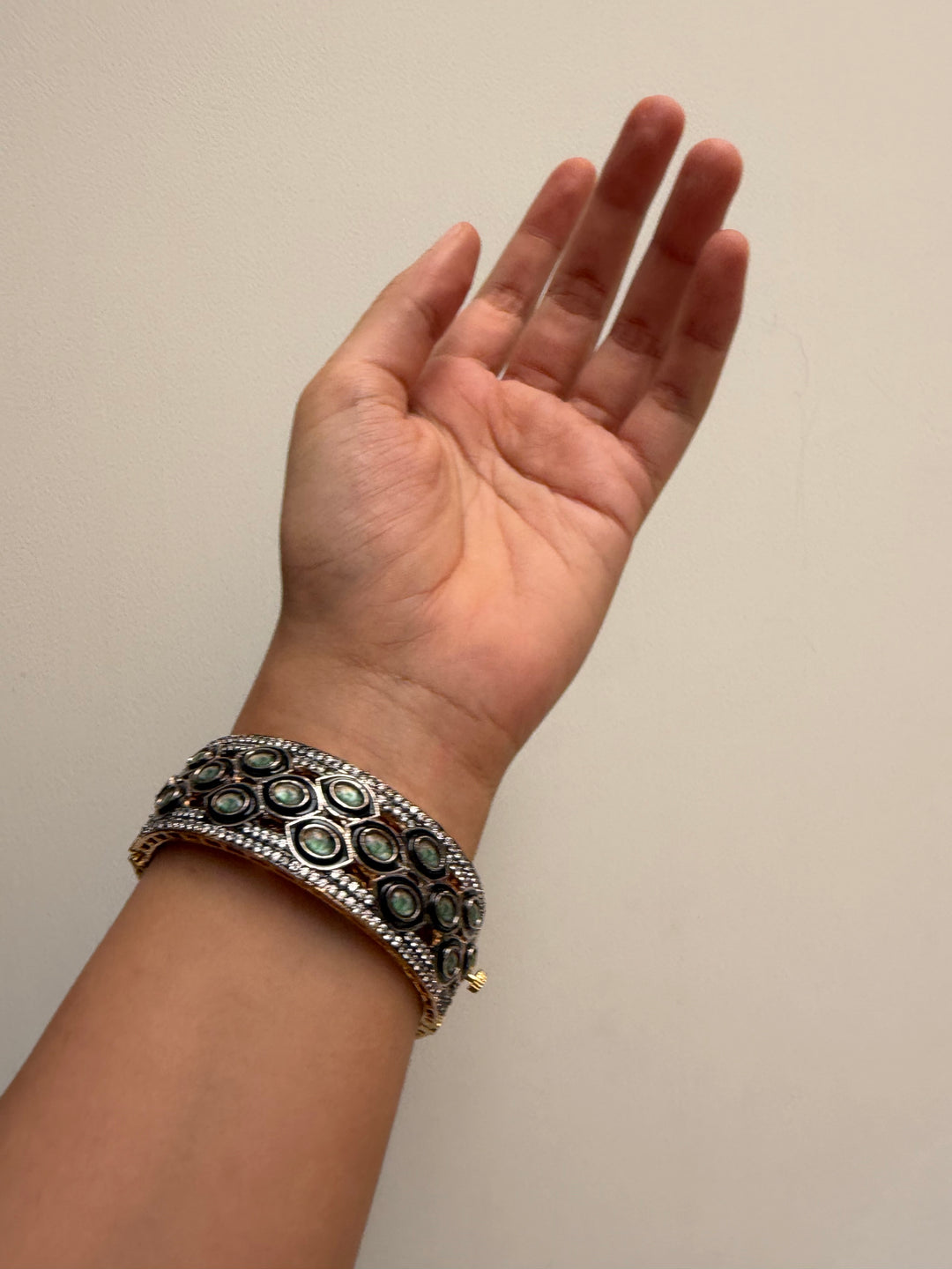 Eyeshell bracelet