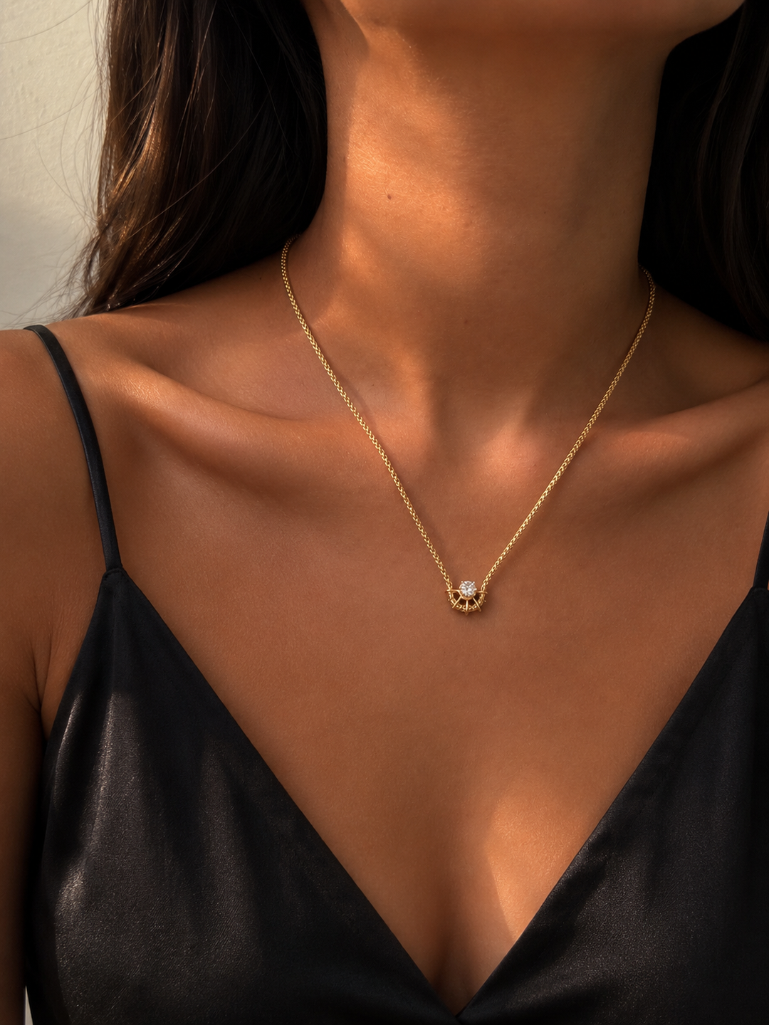 Elio prong necklace