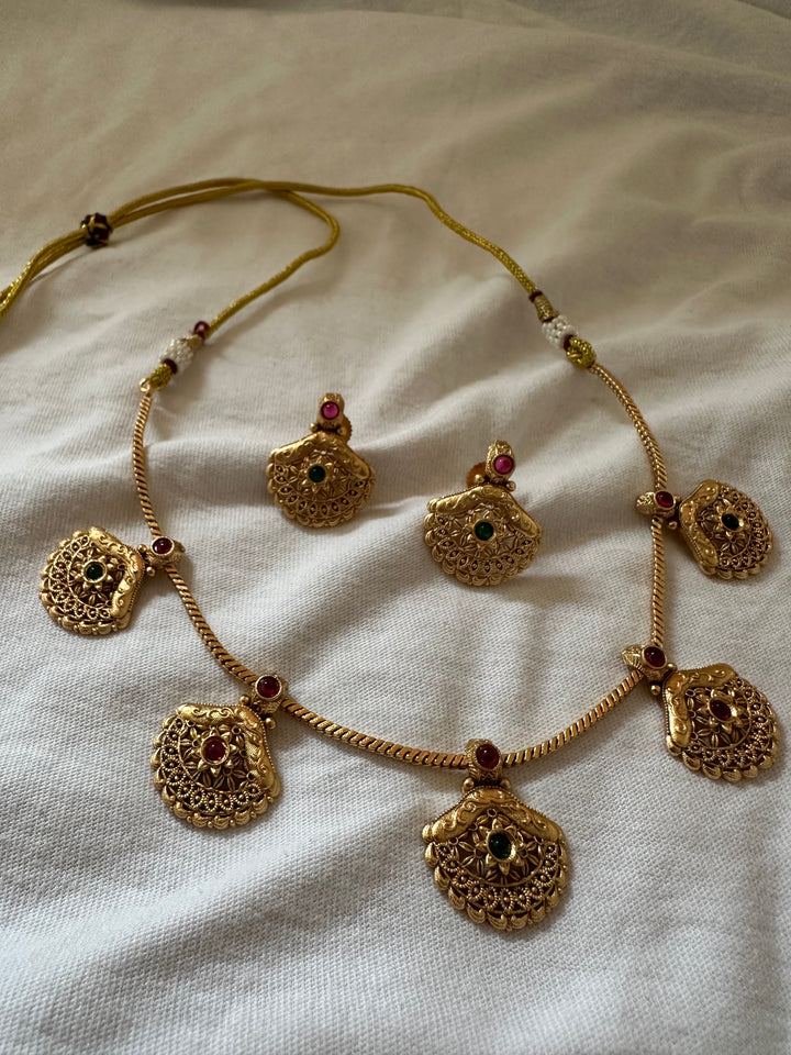 Marathi gud necklace