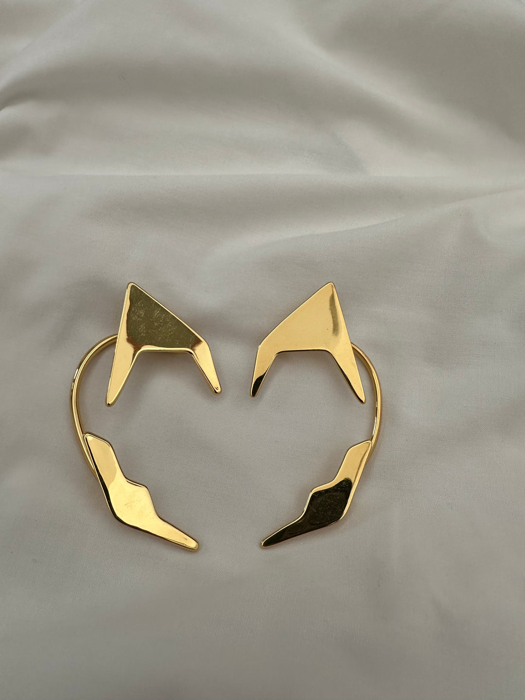 Triangle Earcuff