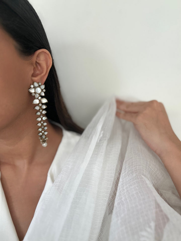 Mop lilly long earrings