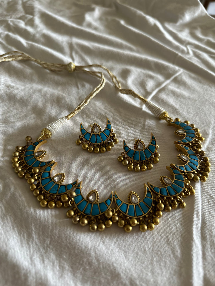 Nila Chaand Necklace Set