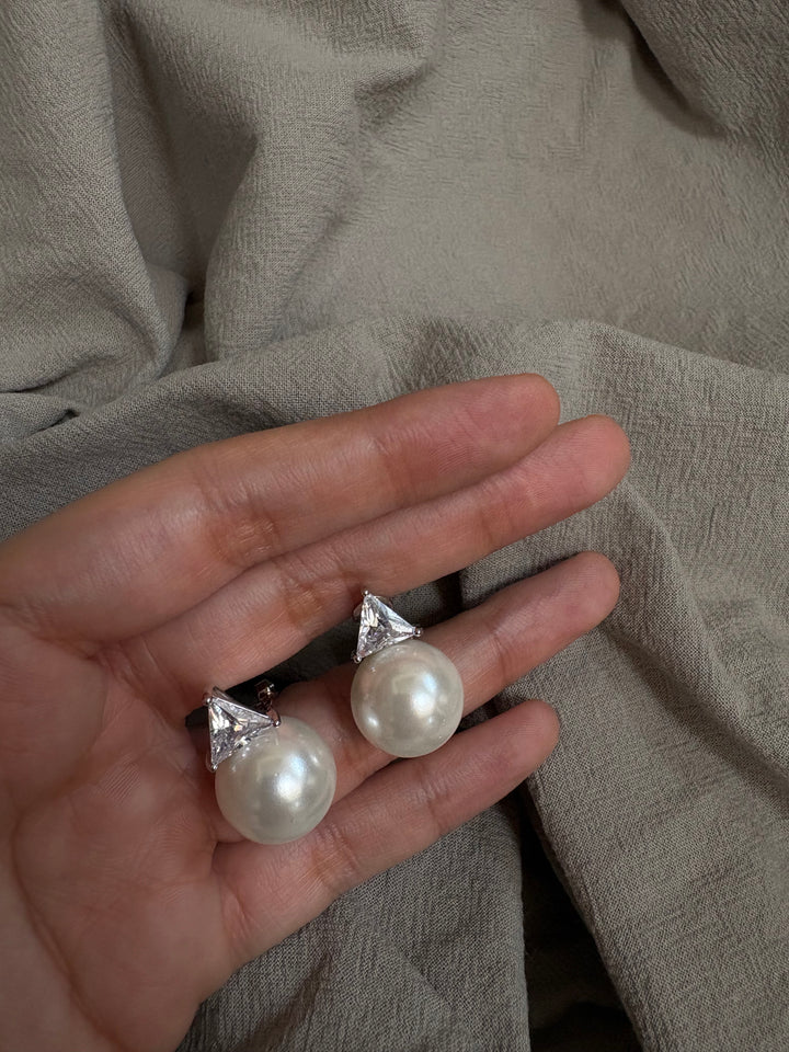 Triangle pearl earrings