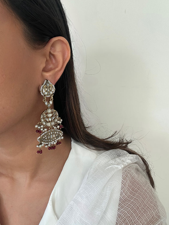 Mop gulnar earrings