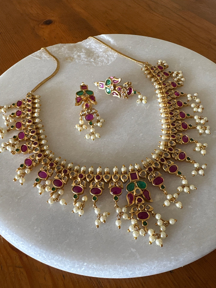 Raia Necklace set