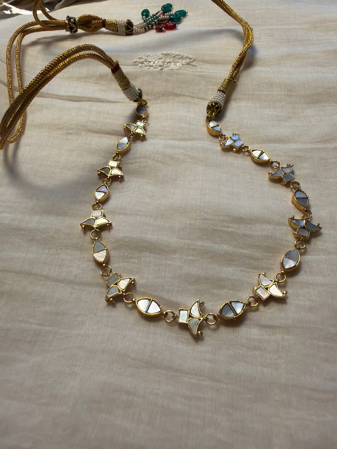 Mystic pearl necklace
