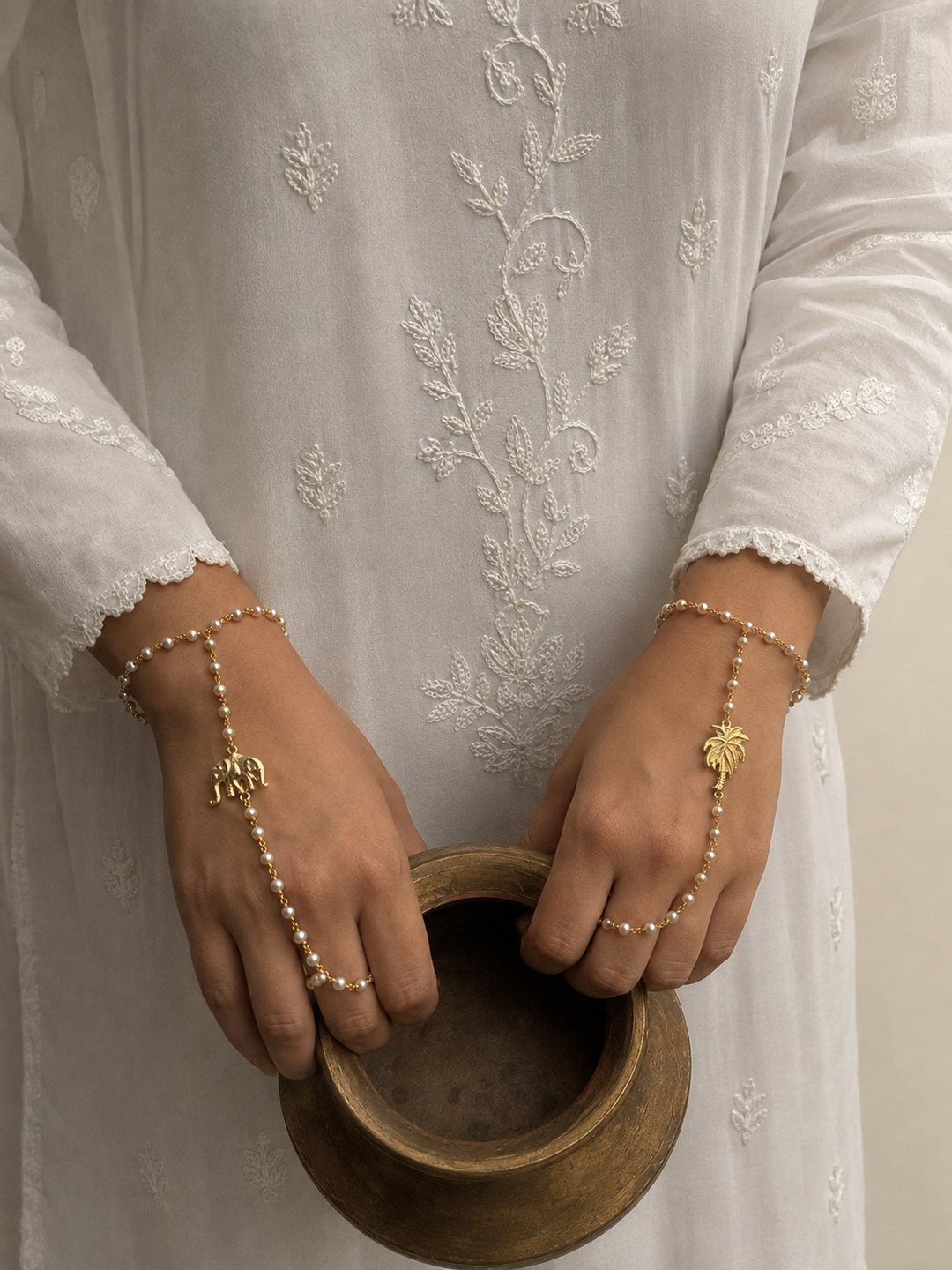 Dhora hathphool bracelet