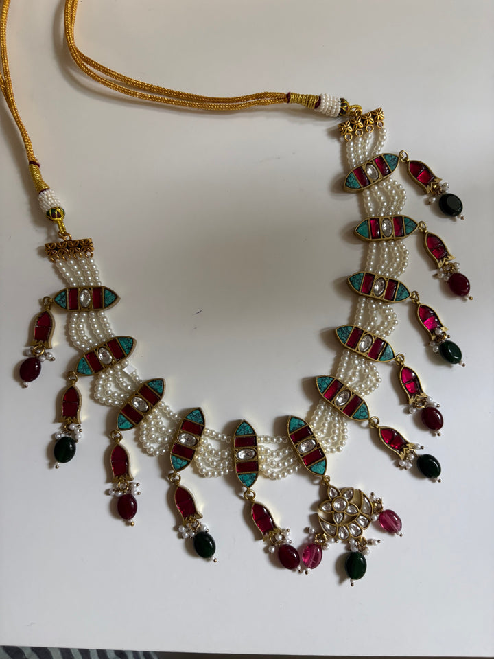 Sarika necklace