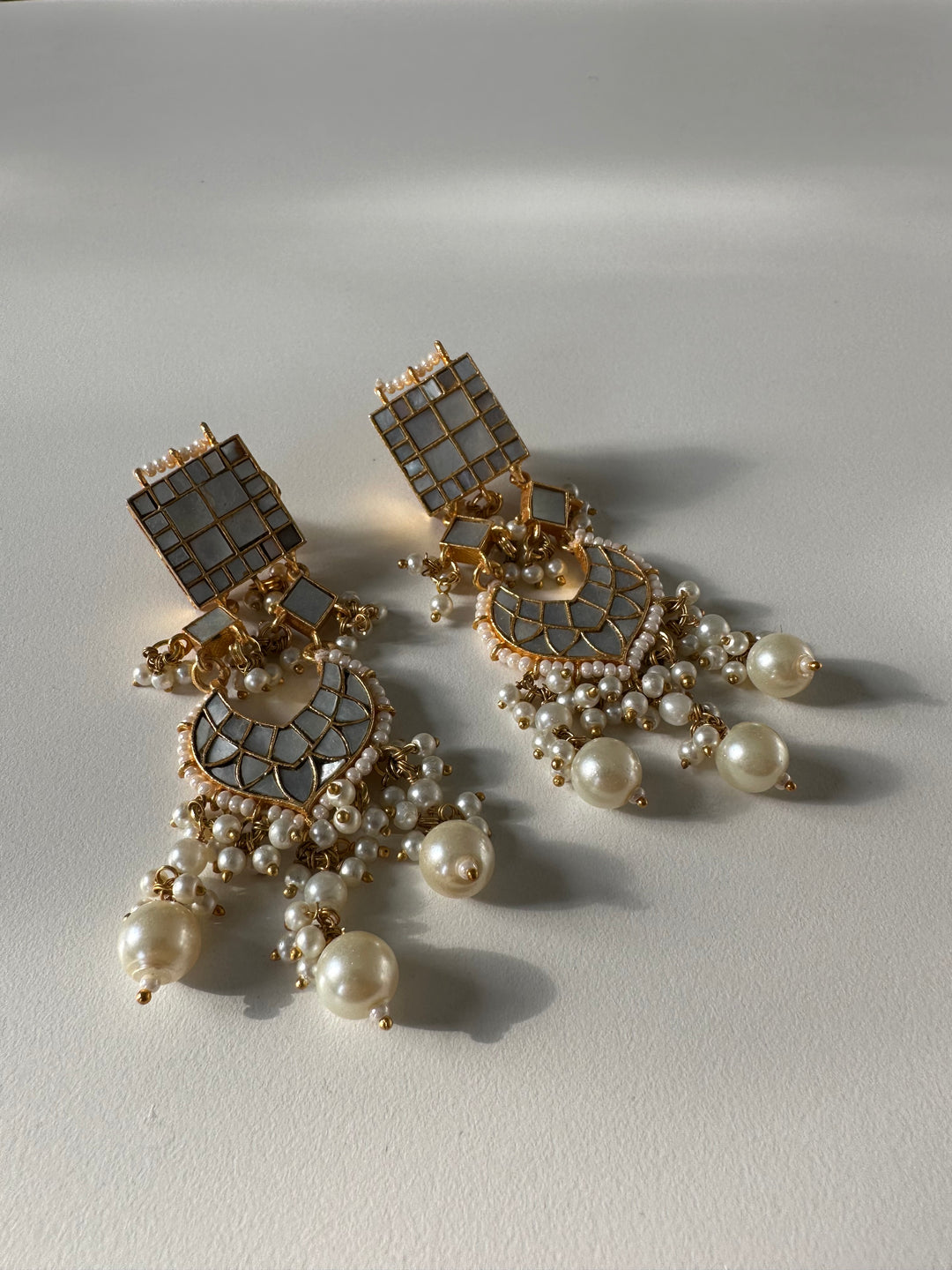 Jharoka Adore Earrings