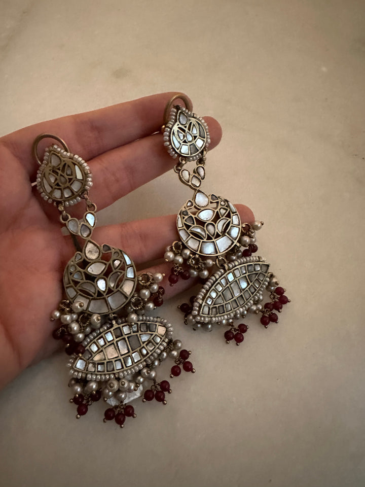 Mop gulnar earrings