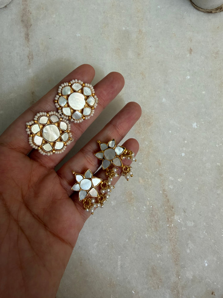 Mop kali flower earrings