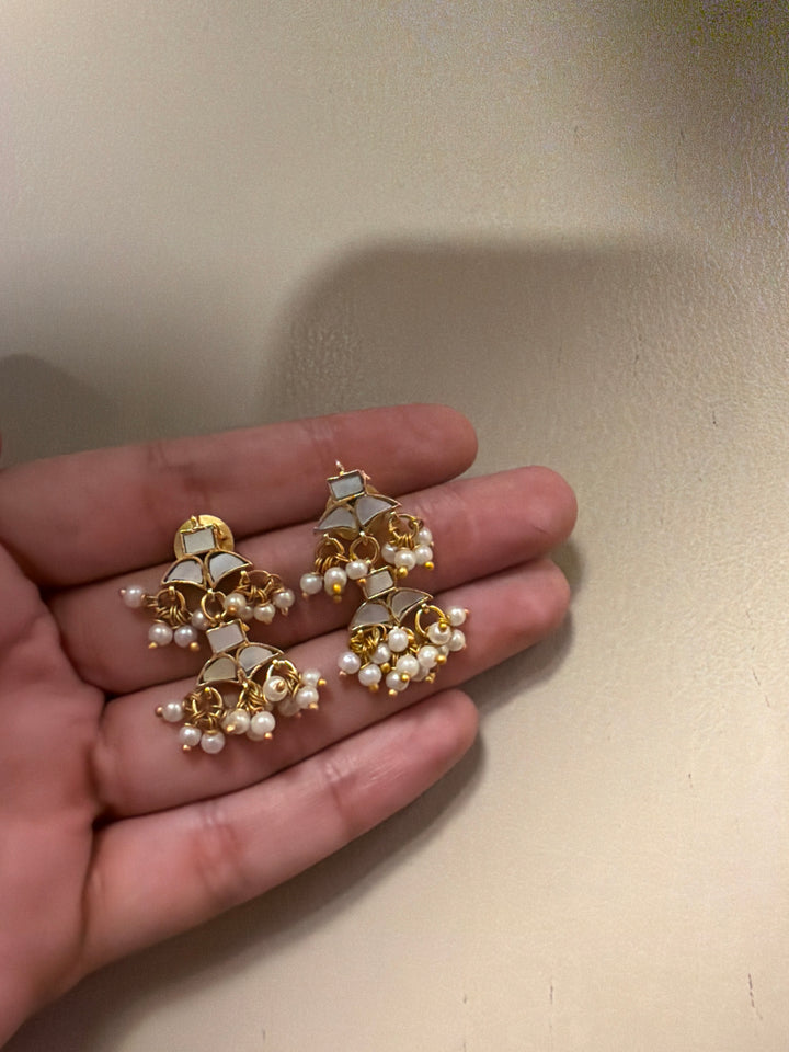 Occasion milky necklace set