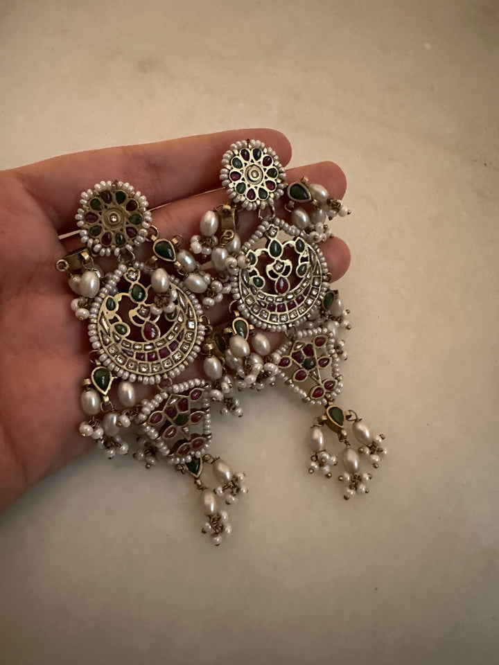 Rajsi long earrings