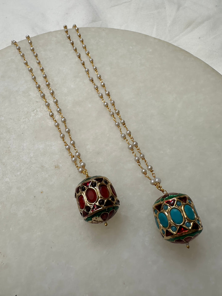 Block colored bonsho necklace