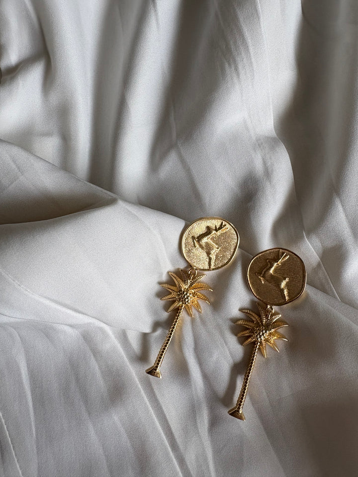 Buck palm earrings