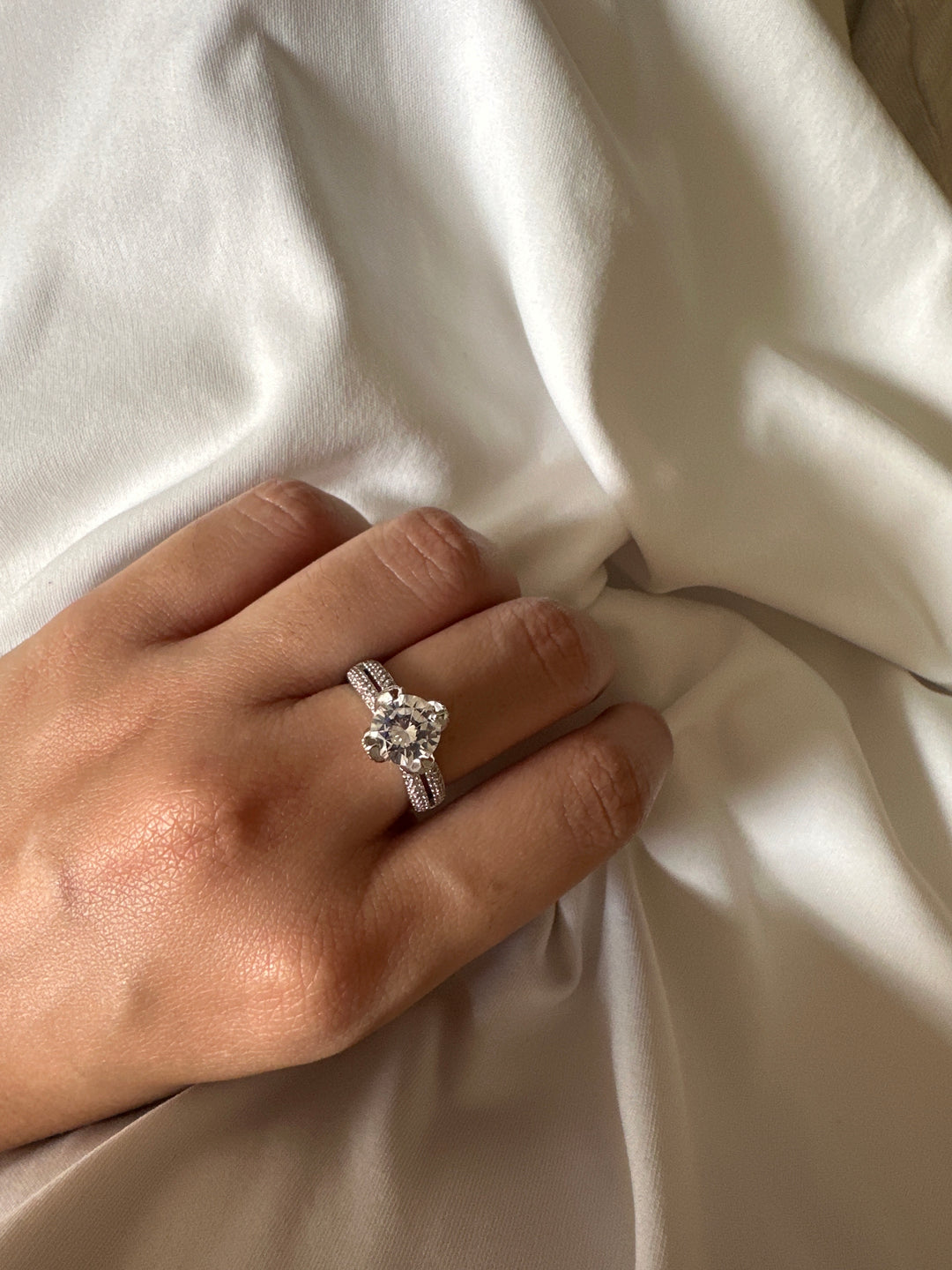 Solitaire diamonde ring